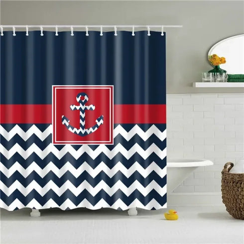Rideau de douche motif ancre marine et chevrons bleus dans une salle de bain