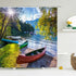 Rideau de douche motif barques sur un lac de montagne dans une salle de bain