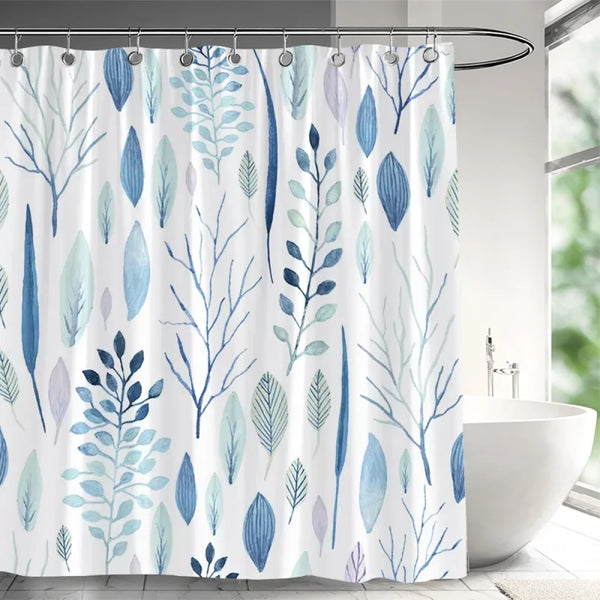 Rideau de douche motif branchages et feuilles bleu glacier dans une salle de bain