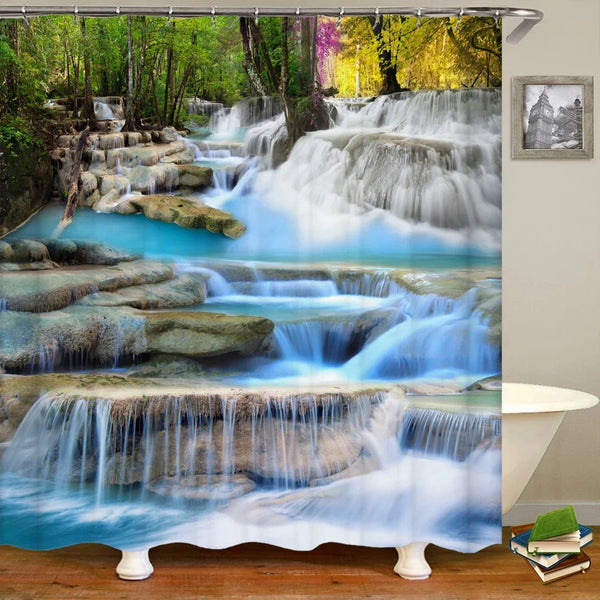 Rideau de douche motif cascades turquoise en paliers dans une salle de bain