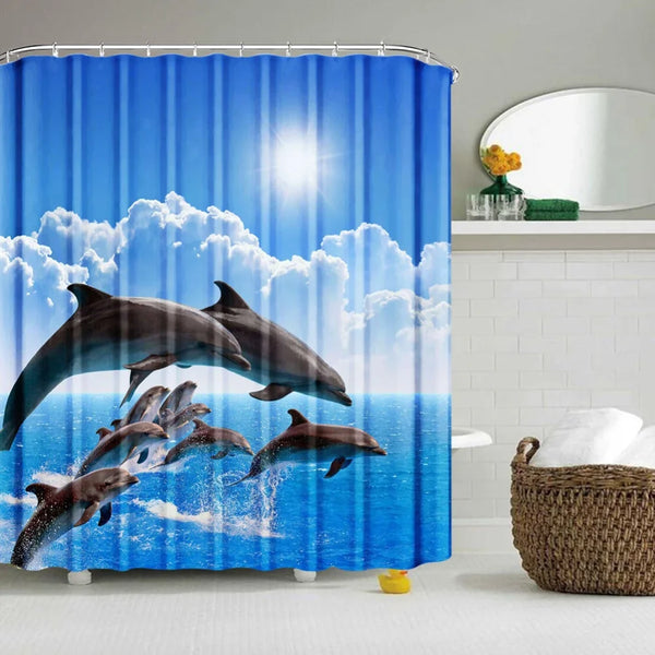 Rideau de douche motif famille de dauphins sautant hors de l'eau au soleil dans une salle de bain