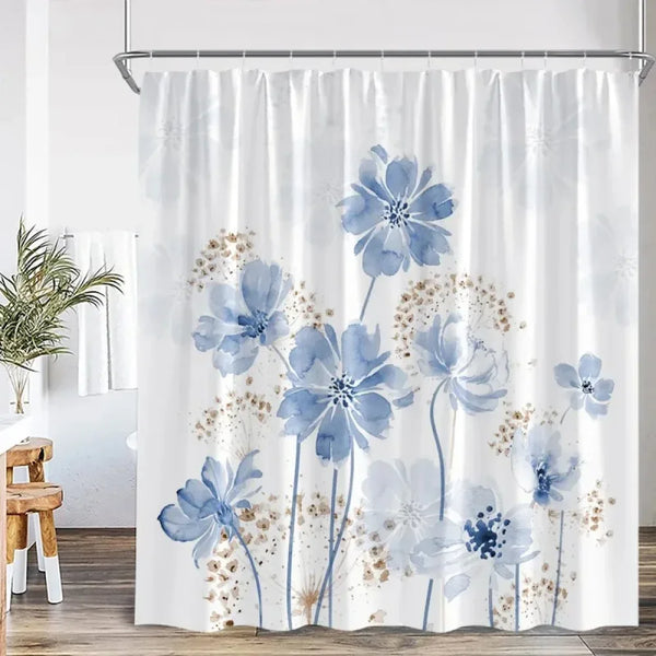 Rideau de douche motif grandes fleurs bleu pâle au pollen doré dans une salle de bain