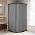 Rideau de douche pliable gris fermant une douche d'angle arrondie